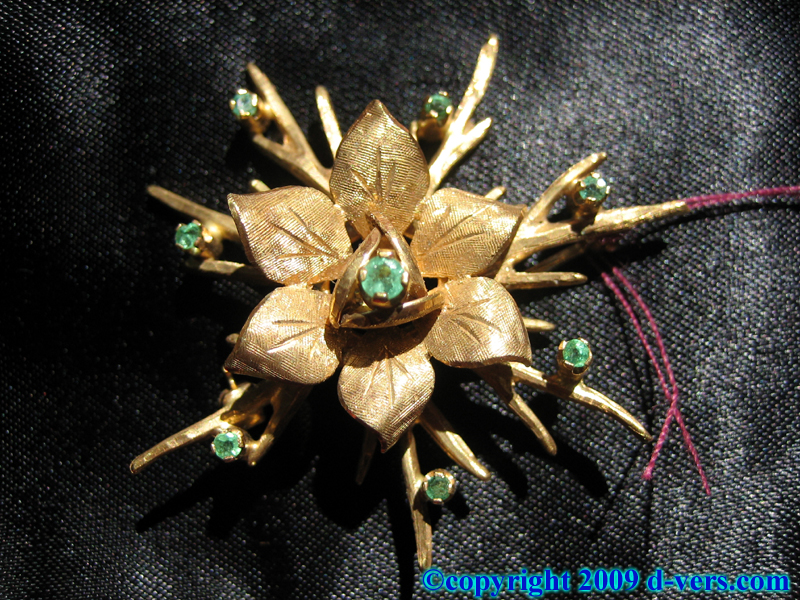 14K Yellow Gold Brooch Flower Rays Semi-Precious 14K Yellow Gold Brooch Flower Rays Semi-Precious